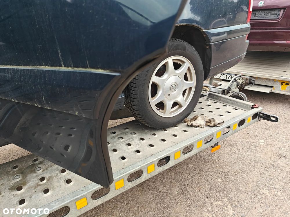 Opel Omega 2.5 Sport - 11
