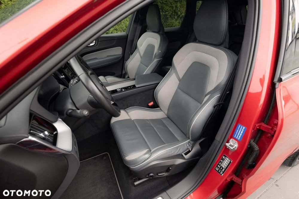 Volvo XC 60 B5 B AWD R-Design - 13