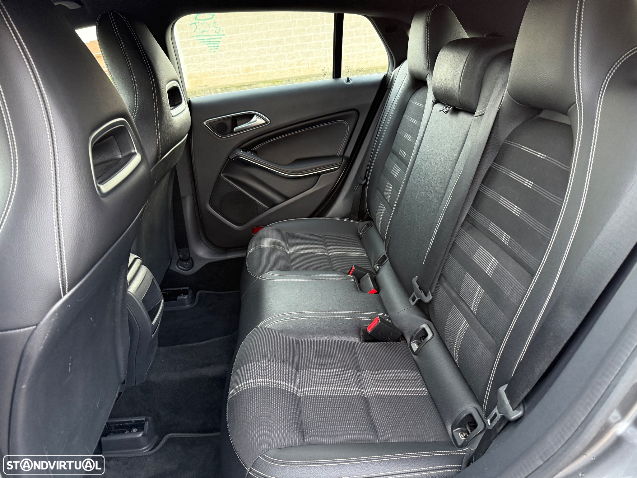Mercedes-Benz CLA 180 d Shooting Brake - 14