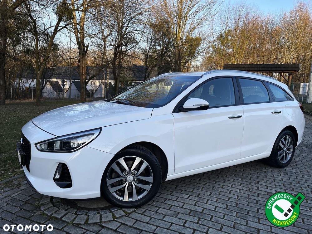 Hyundai i30 blue Kombi 1.6 CRDi Passion - 1