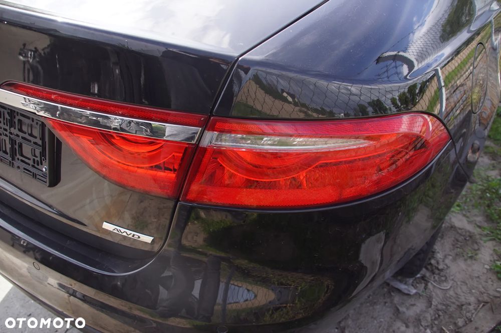 Auto na części 692106889 Jaguar XF X260 2017 2.0 d aj200 204DTA 180 km skrzynia ZF 8HP45 Santorini Black drzwi prawe błotnik lampa grill silnik skrzynia biegów klapa fotele lampy dpf  szyba lusterko deska wybierak pokrętło selektor skup aut - 35