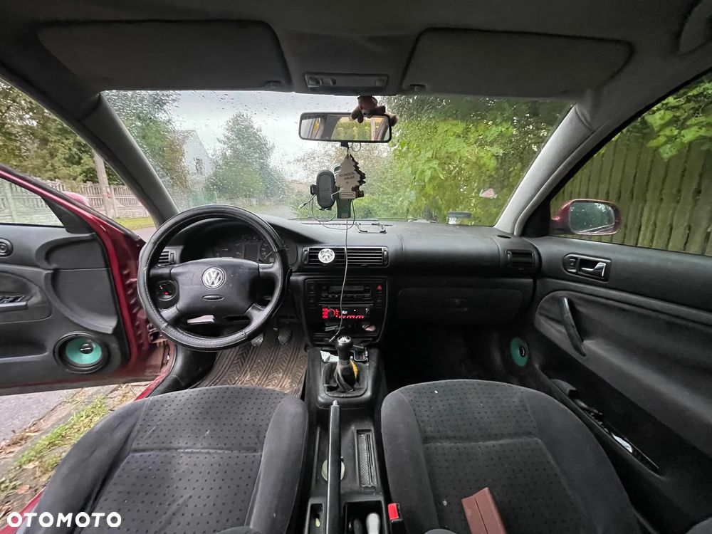 Volkswagen Passat 1.9 TDI Comfortline - 10
