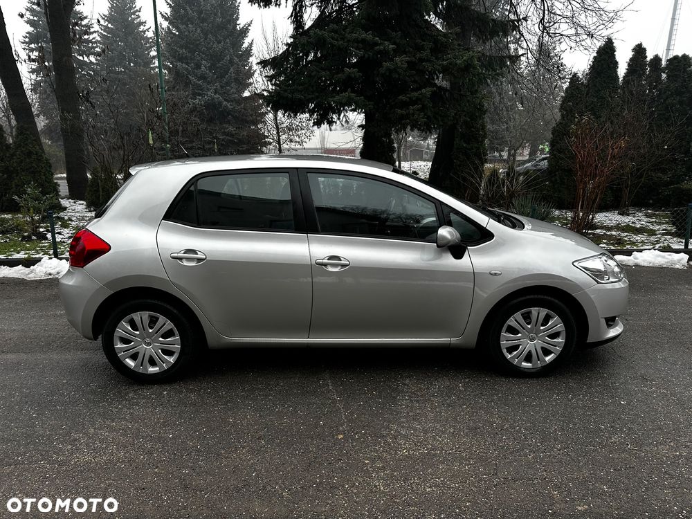 Toyota Auris 1.6 VVT-i Executive - 3