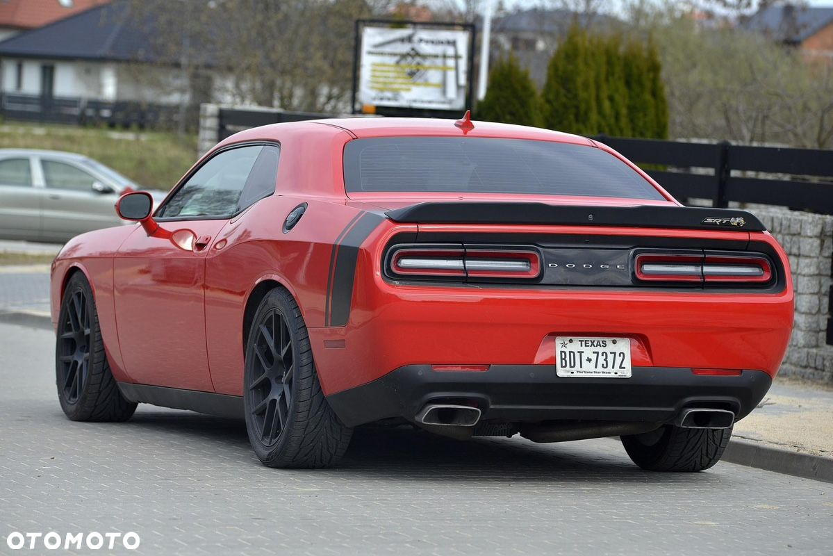 Dodge Challenger - 4