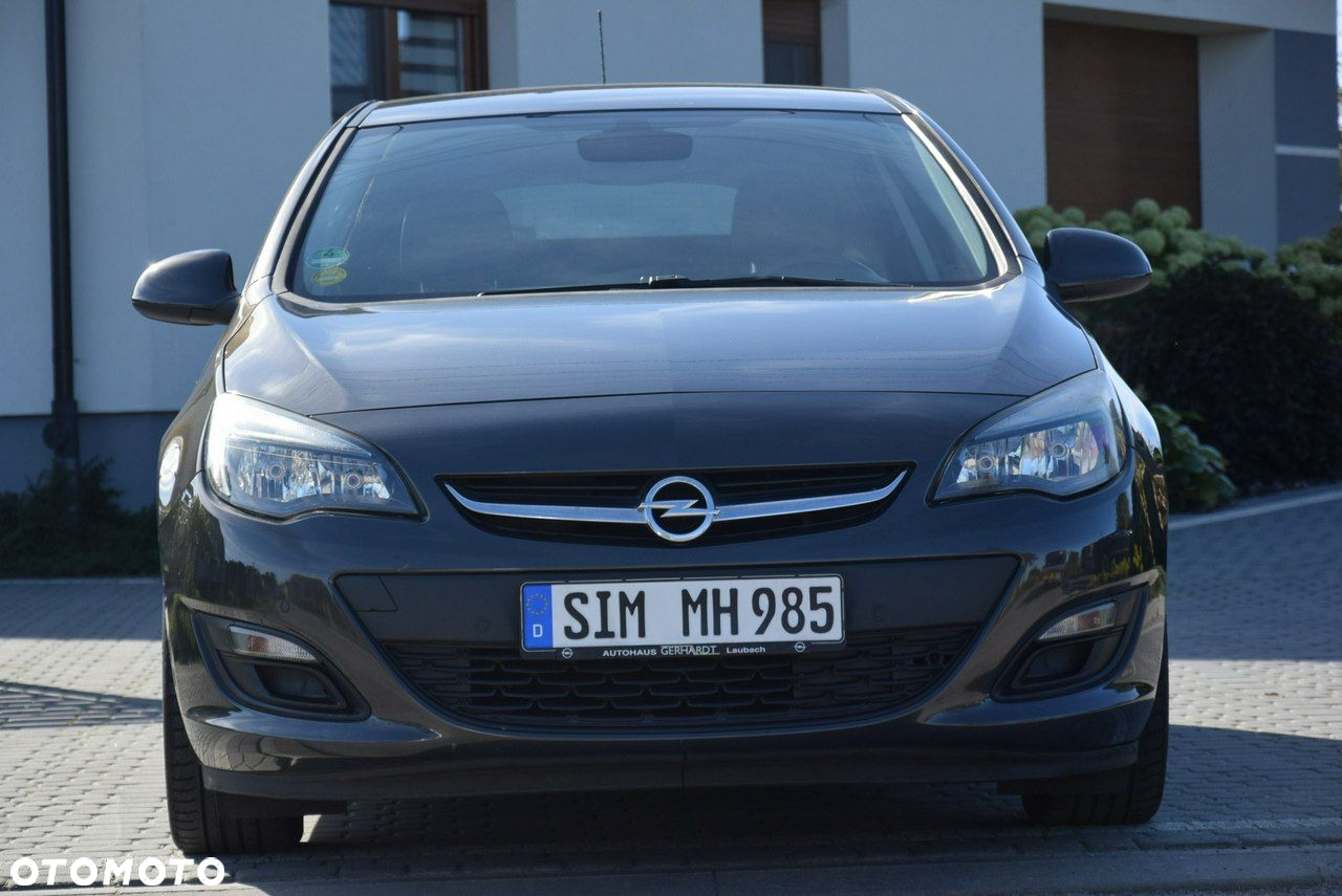 Opel Astra 1.4 Turbo 150 Jahre - 3