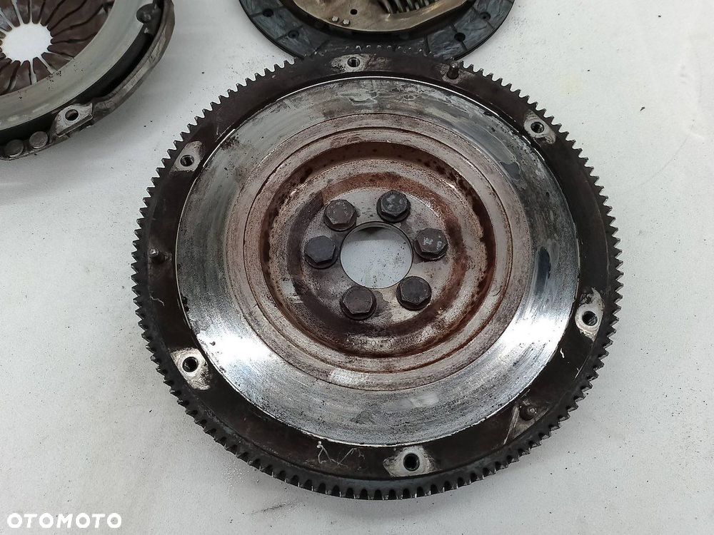 SPRZĘGŁO KOMPLETNE SKODA FABIA II 045105273D   701666 1.4 TDI - 2