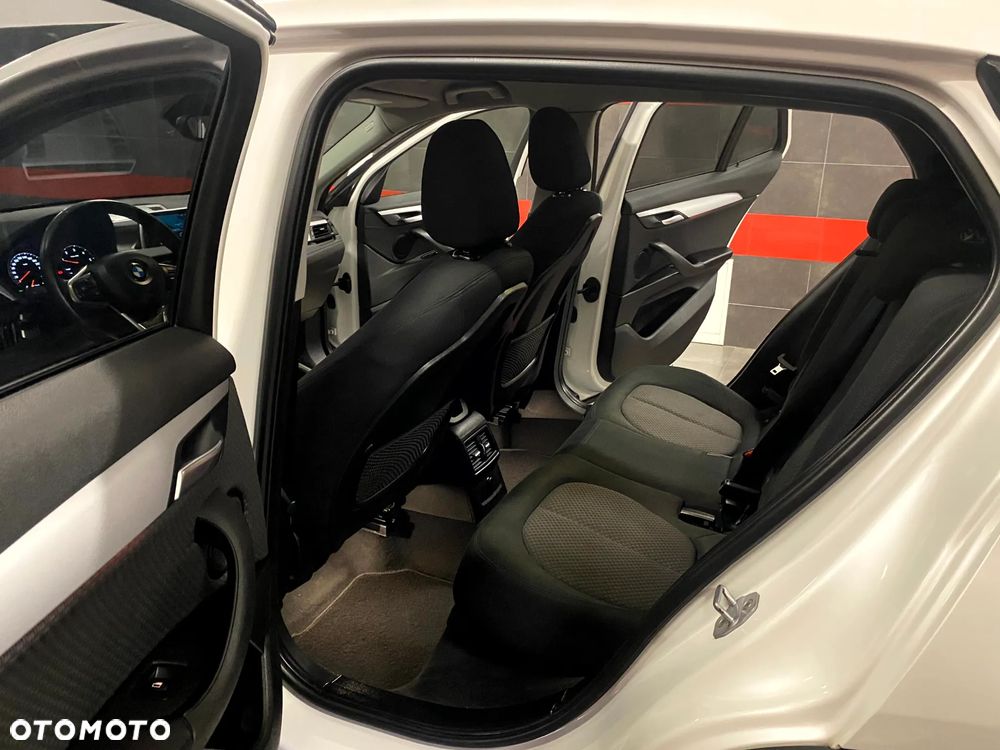 BMW X2 sDrive18d Business Edition - 17