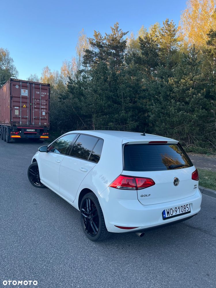 Volkswagen Golf 1.6 TDI BlueMotion Comfortline - 22