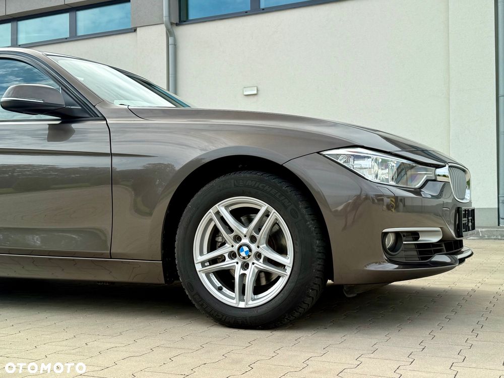 BMW Seria 3 320i Modern Line - 10