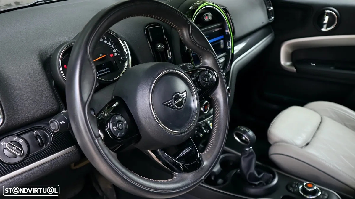 MINI Countryman Cooper SE ALL4 Auto - 17