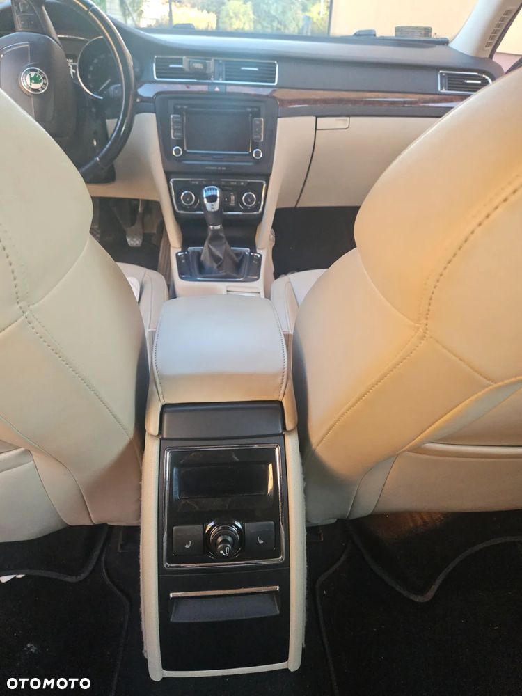 Skoda Superb 2.0 TDI Platinum - 7
