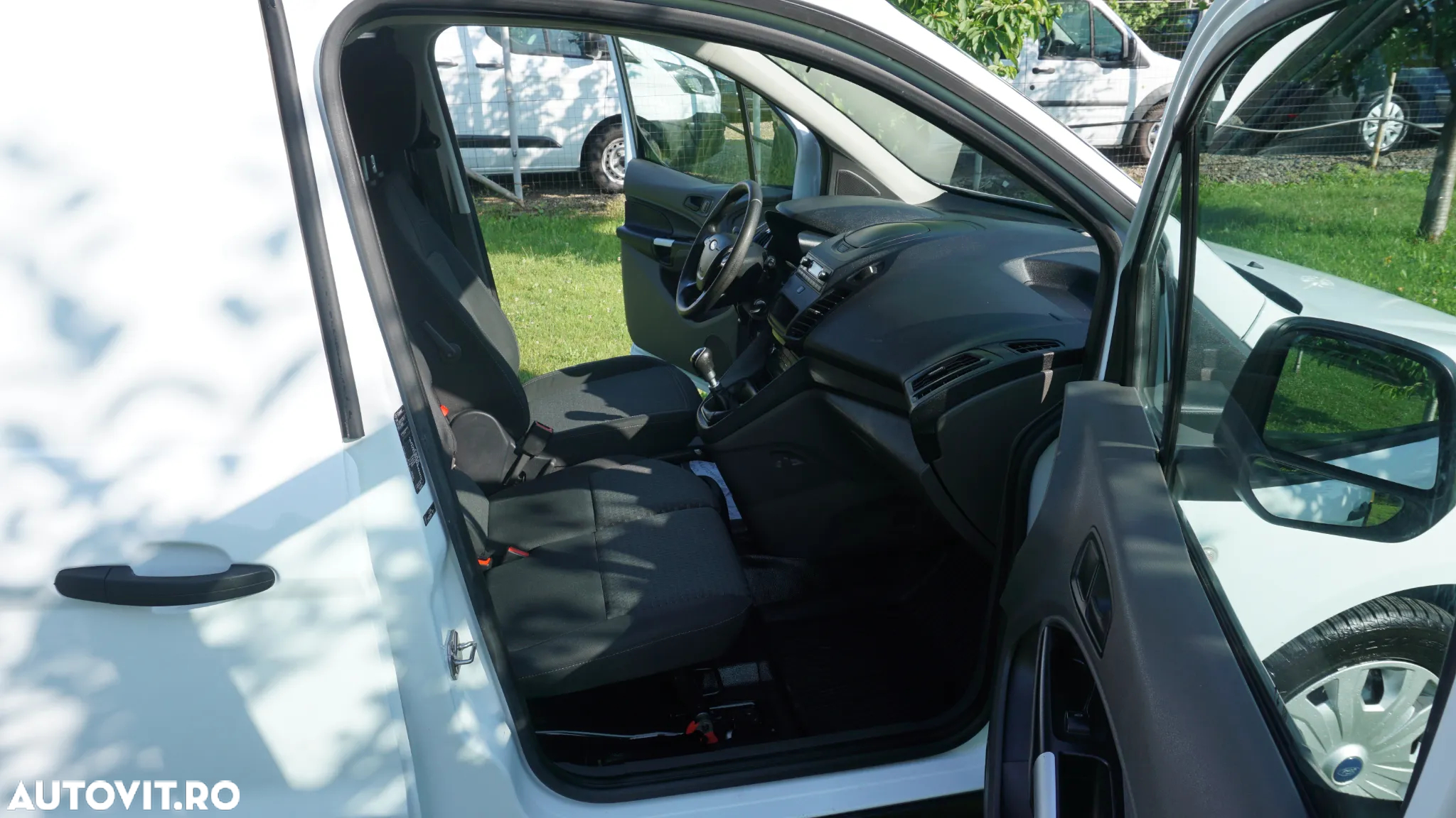 Ford Transit Connect - 8