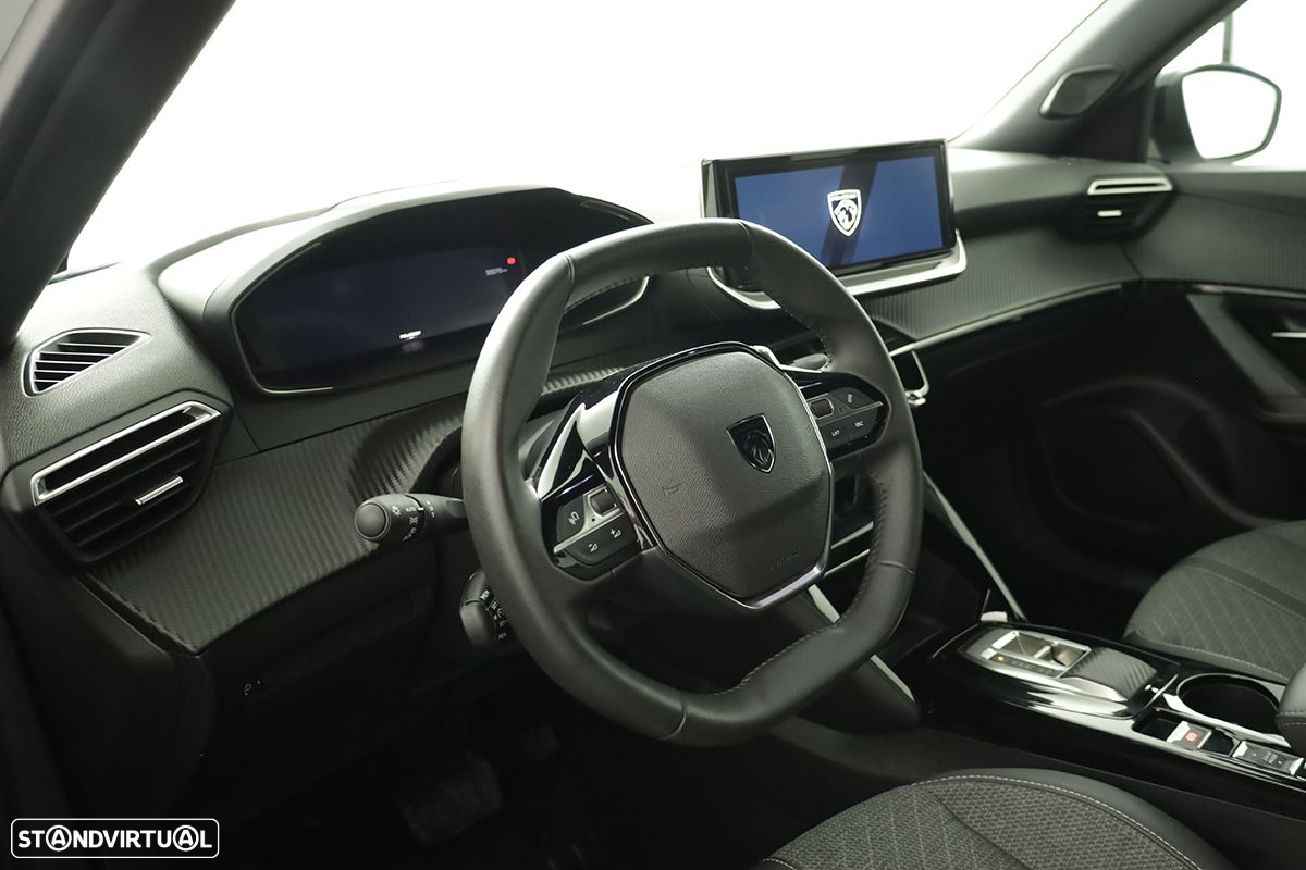 Peugeot 2008 1.2 PureTech Allure EAT8 - 7