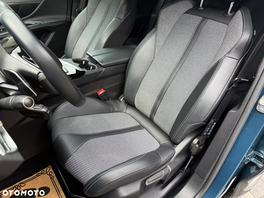 Peugeot 3008 1.5 BlueHDi Allure S&S EAT8 - 27