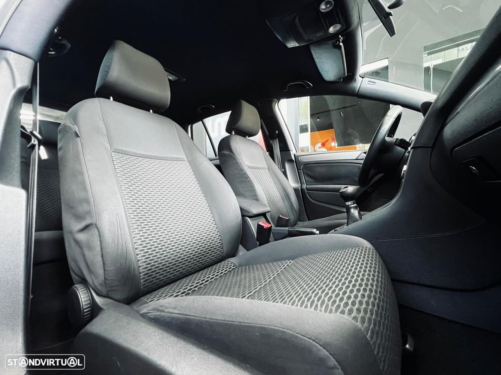 VW Golf 1.6 TDi Confortline - 33