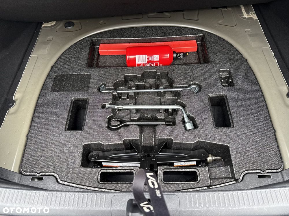 Toyota Camry 2.5 Hybrid Executive CVT - 30