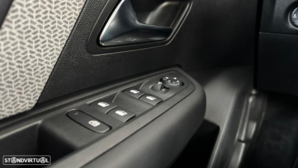 Citroën C4 1.2 PureTech Shine EAT8 - 13