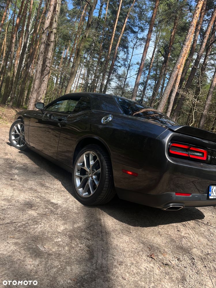 Dodge Challenger - 9