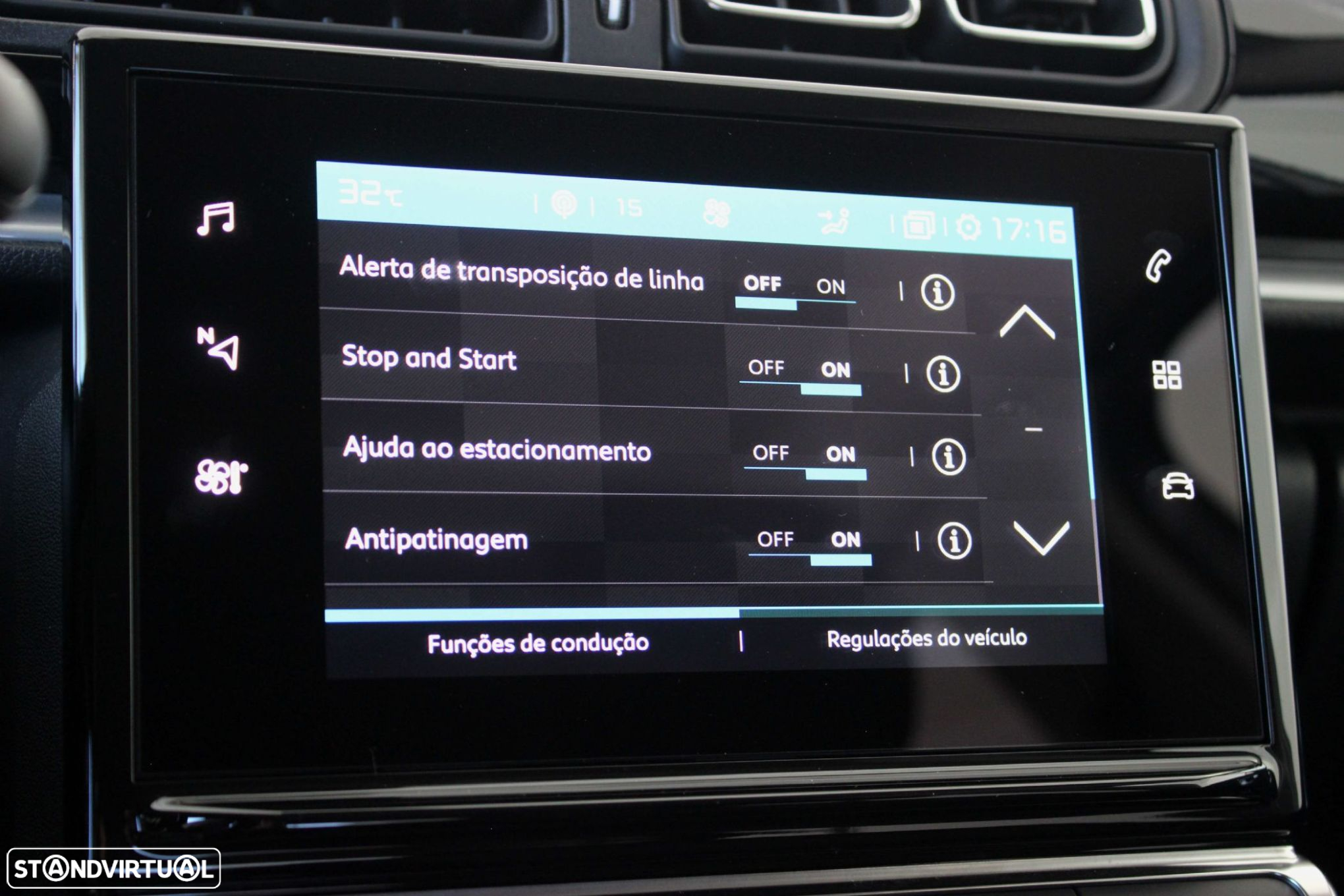 Citroën C3 1.2 PureTech Shine Pack EAT6 - 26