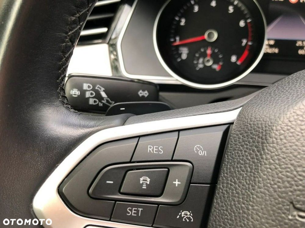 Volkswagen Passat - 28