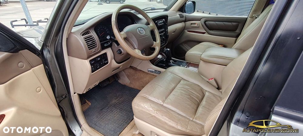 Toyota Land Cruiser - 16