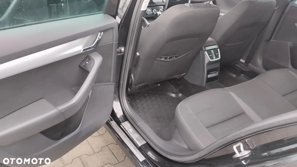 Skoda Octavia 2.0 TDI SCR Ambition - 9
