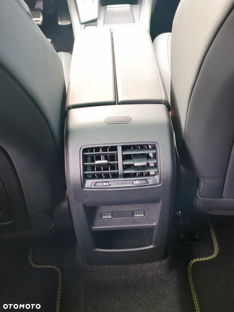 Peugeot 408 1.2 PureTech mHEV GT S&S e-DSC6 - 32