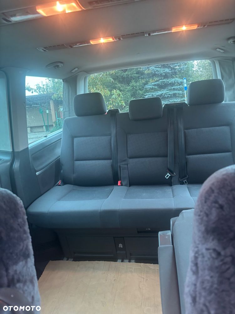 Volkswagen Multivan - 16