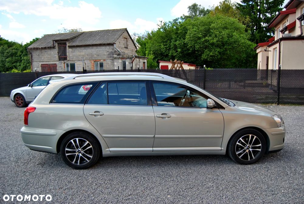 Toyota Avensis 1.8 VVT-i Sol - 3