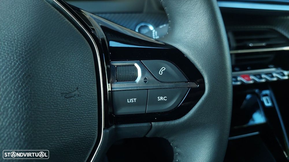 Peugeot e-2008 54 kWh Allure - 38