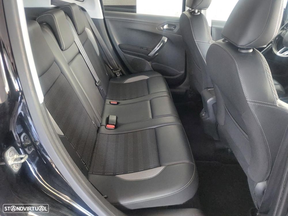 Peugeot 2008 1.2 PureTech Allure - 25