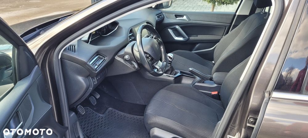 Peugeot 308 1.6 e-HDi Active S&S - 11