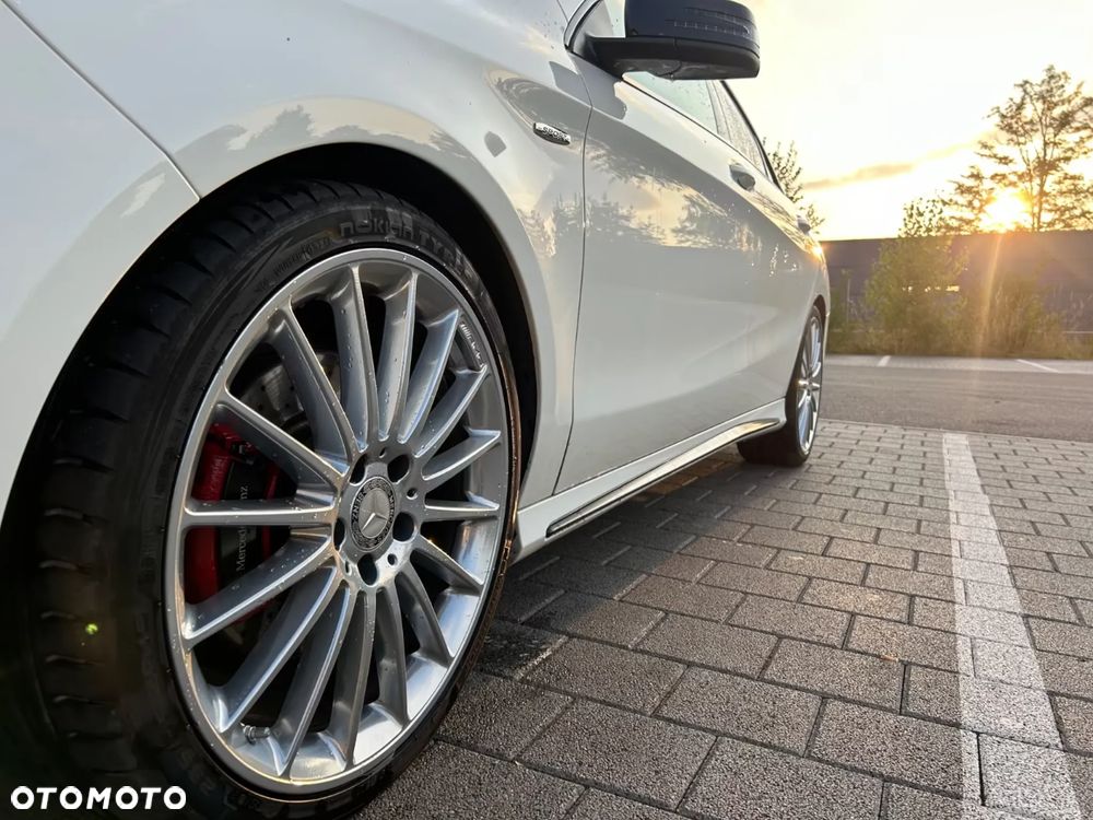 Mercedes-Benz CLA 250 4-Matic AMG Line - 6