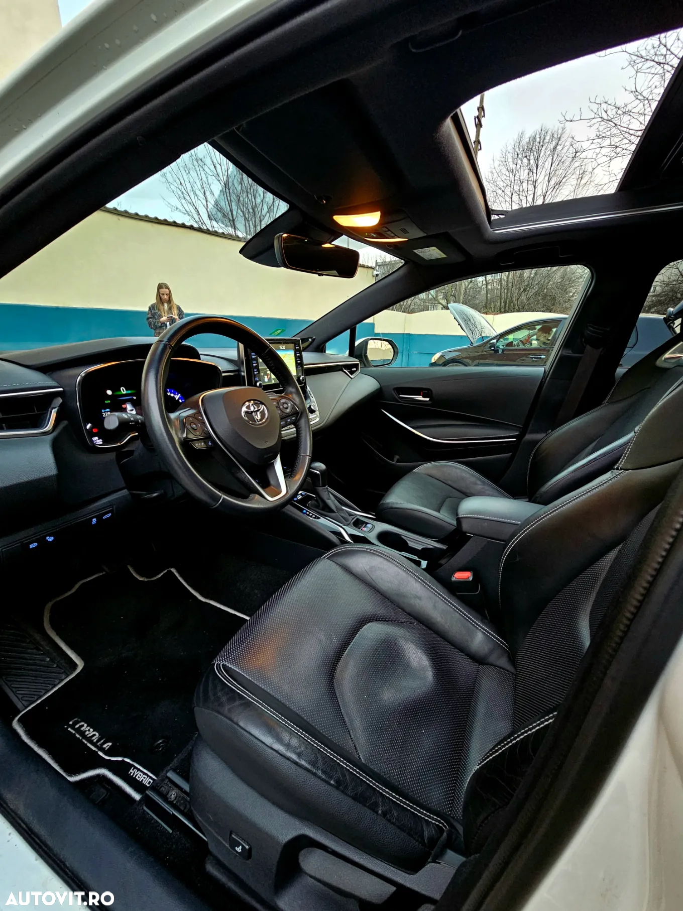 Toyota Corolla 2.0 HSD Exclusive Plus GR Sport Bi-Tone - 19