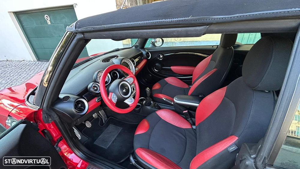MINI Cabrio John Cooper Works - 15