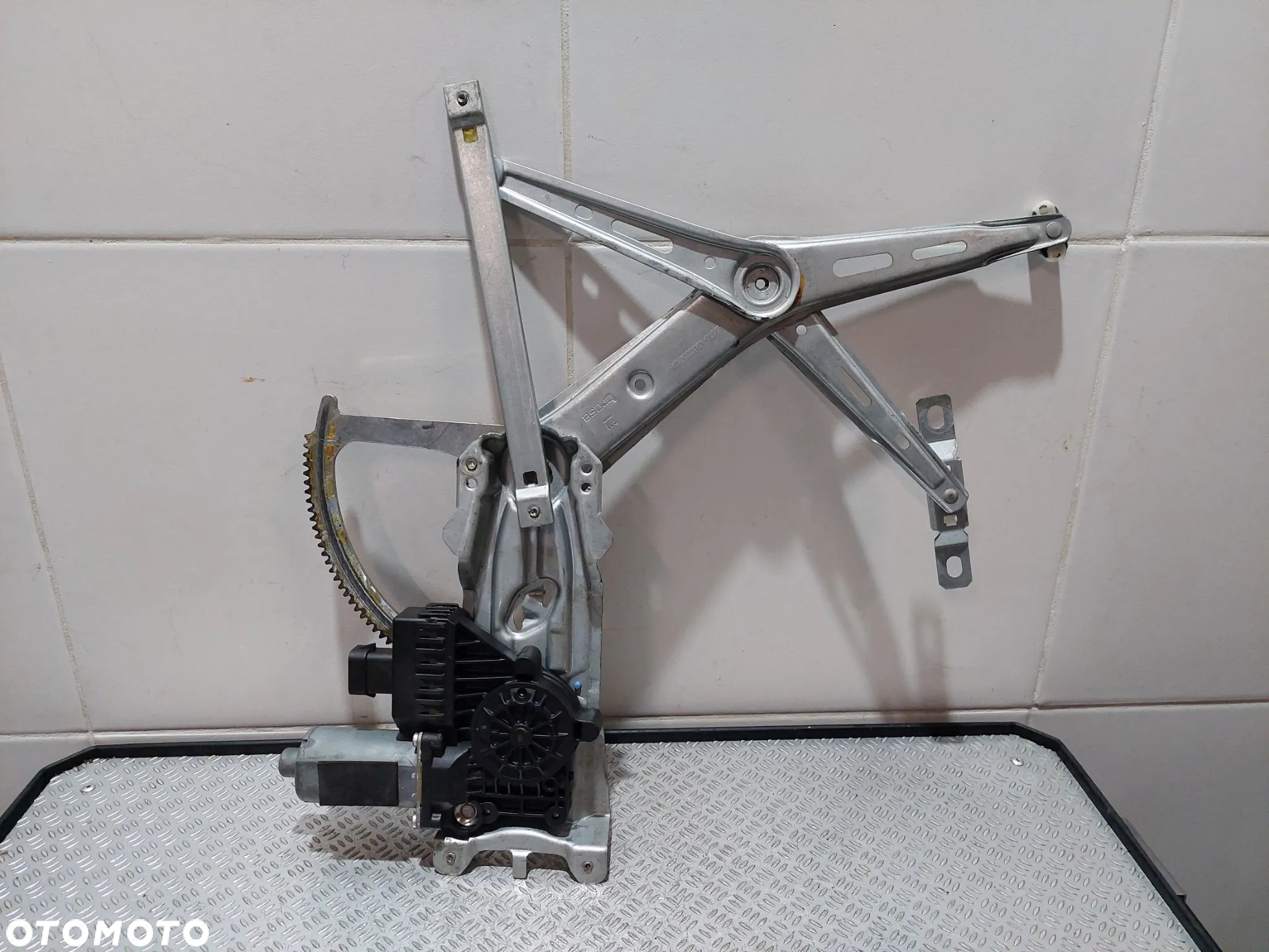 PODNOŚNIK MECHANIZM SZYBY LEWY PRZÓD OPEL ZEFIRA B R2006 NR 13132434LH - 3