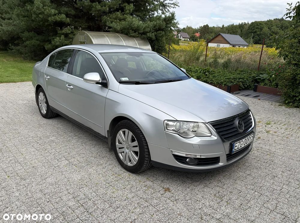 Volkswagen Passat - 2