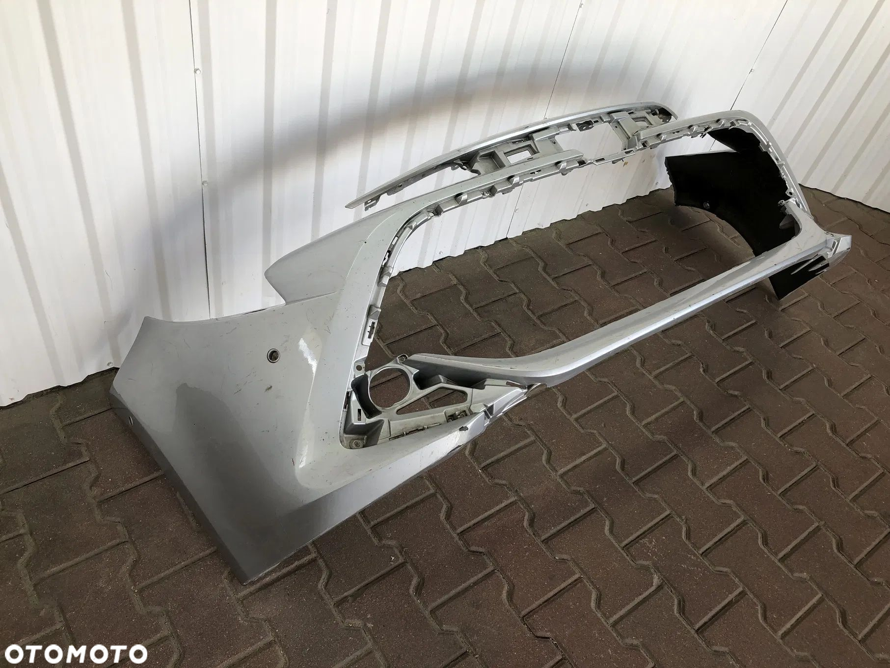 TOYOTA COROLLA E21 19- HB KOmbi zderzak przód przedni 6xPDC - 2