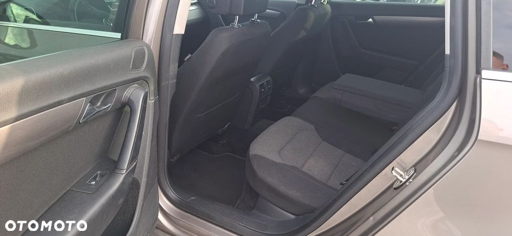 Volkswagen Passat 1.6 TDI BlueMotion - 17