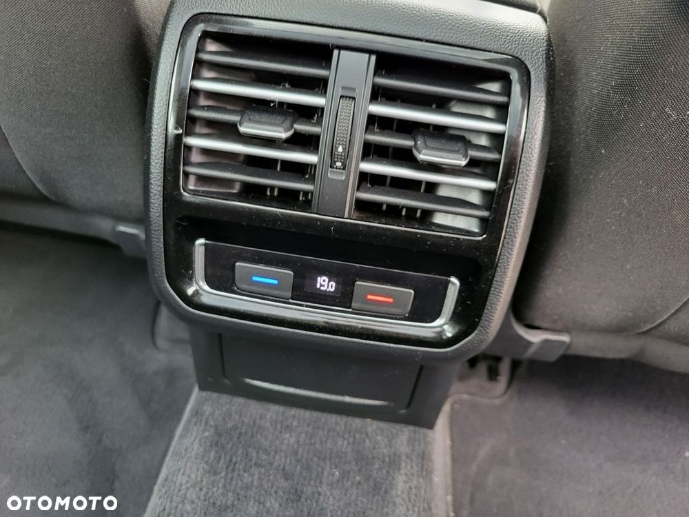 Volkswagen Passat - 18