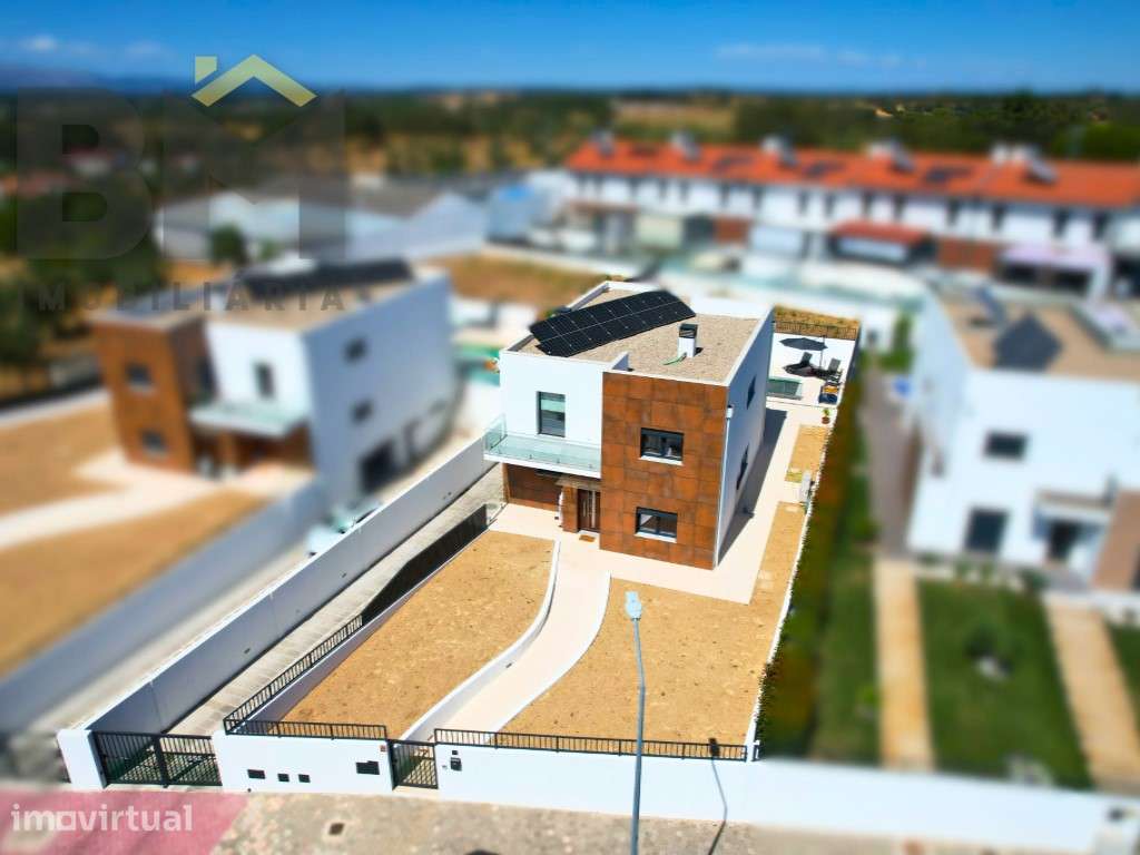 Magnífica Moradia T4 de Luxo com Piscina - Grande imagem: 2/44