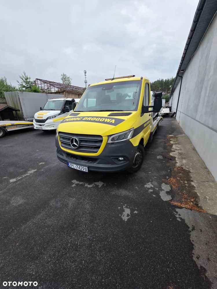 Mercedes-Benz Sprinter - 11