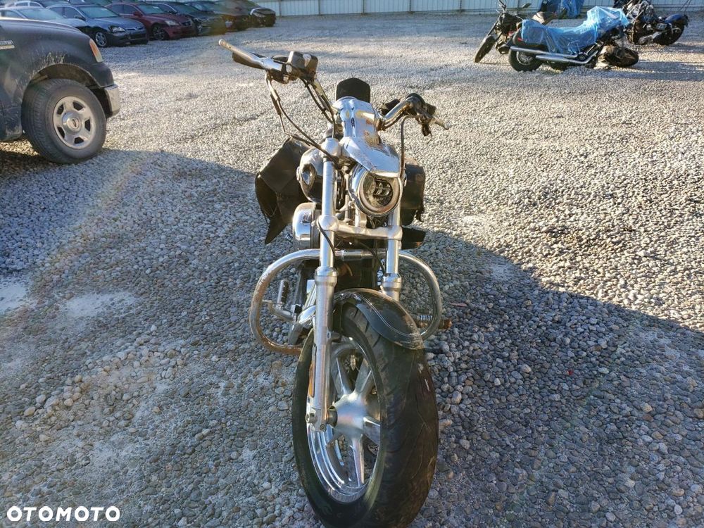 Harley-Davidson Sportster Custom 1200C - 25