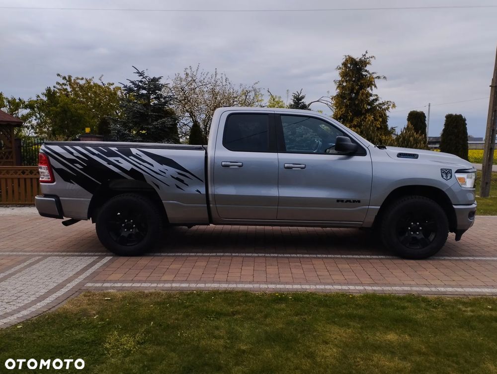 Dodge RAM - 8