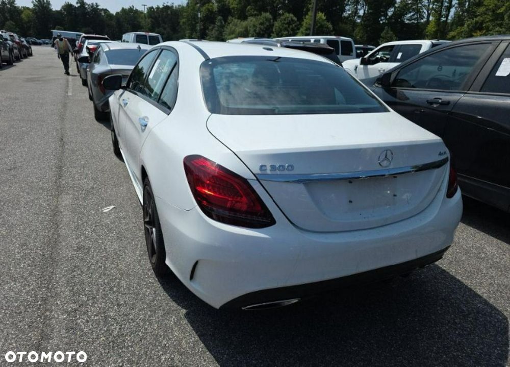 Mercedes-Benz Klasa C 300 4Matic 9G-TRONIC AMG Line - 5