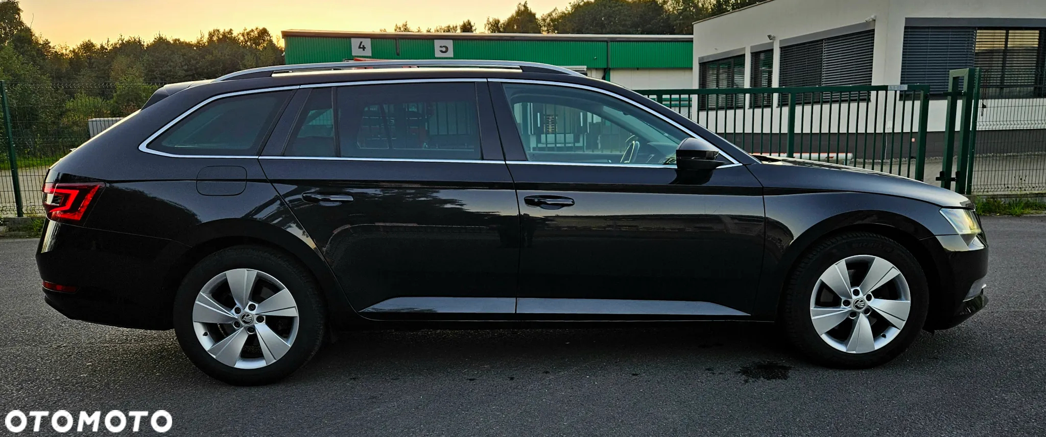 Skoda Superb Combi 2.0 TDI DSG Style - 5