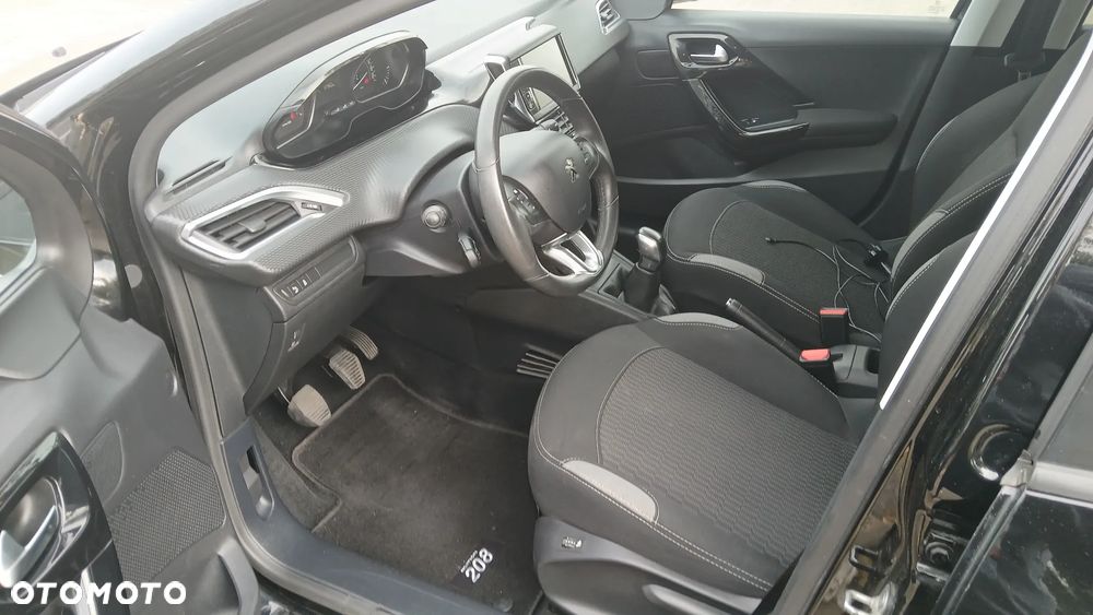 Peugeot 208 1.2 PureTech Style - 13