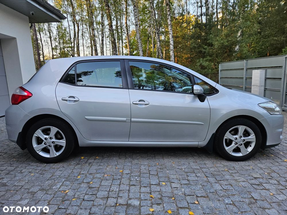 Toyota Auris 1.6 Premium - 26