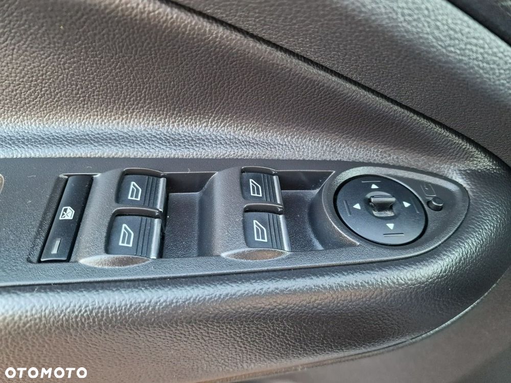Ford Kuga 2.0 TDCi 2x4 SYNC - 34