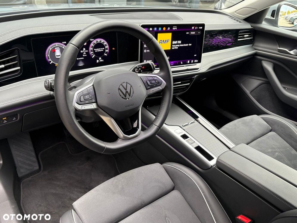 Volkswagen Passat Variant 2.0 TDI EVO Elegance DSG - 13
